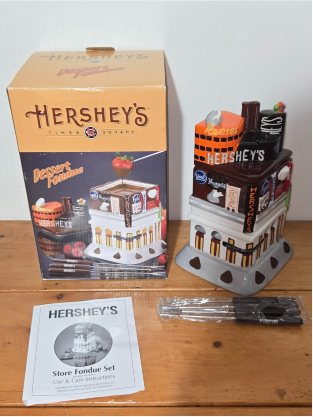 Hershey's Times Square Dessert Fondue Set 2006 Ceramic 3-Tier Candy Dish New